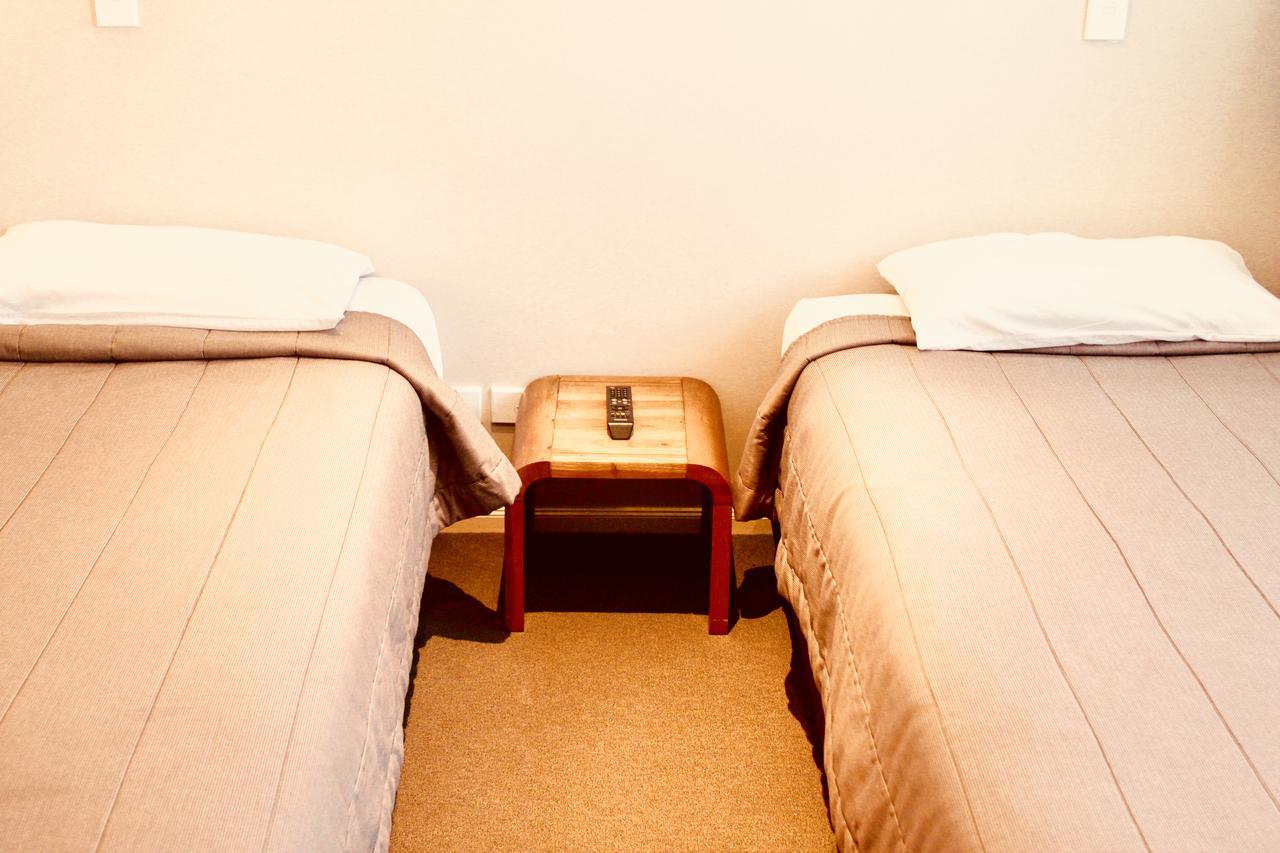 The Nautilus Hotel Napier Buitenkant foto A room at the hotel