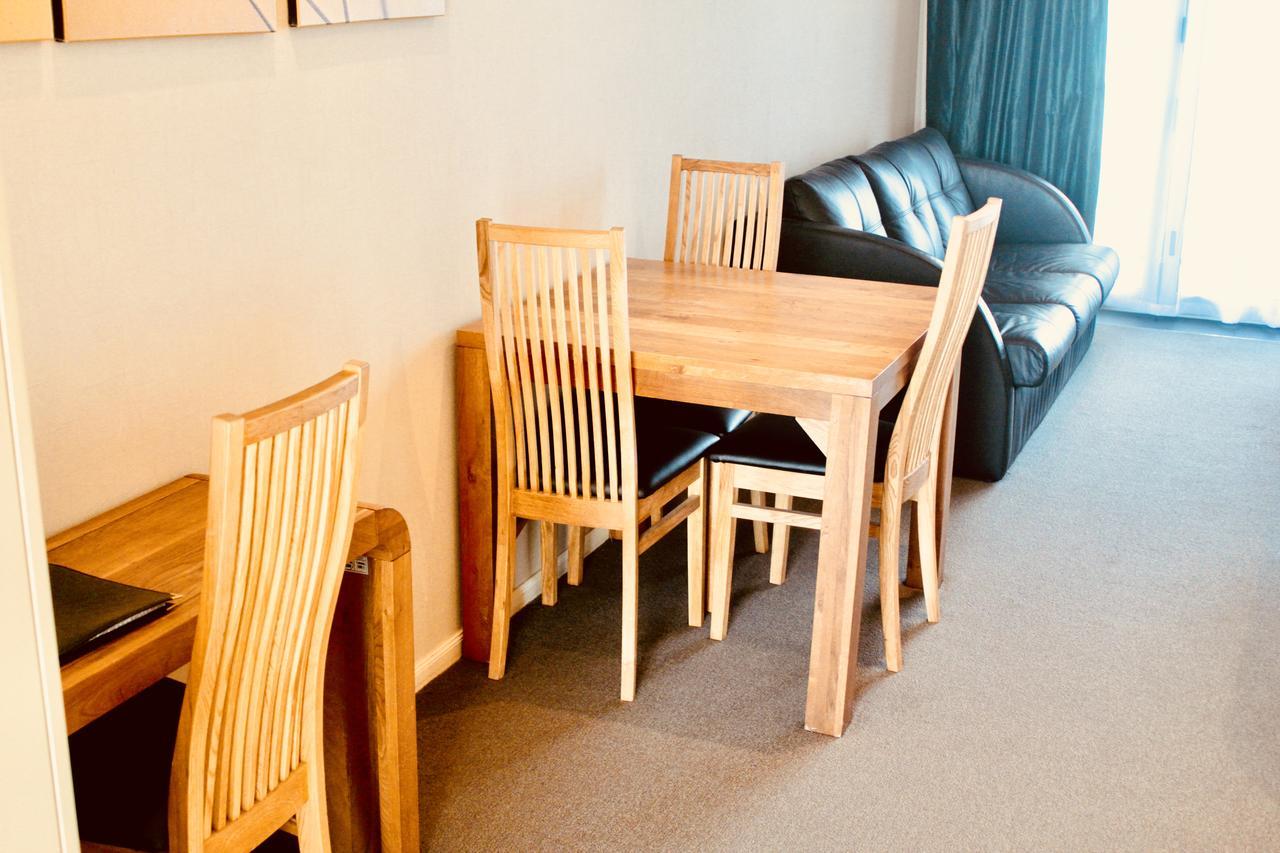 The Nautilus Hotel Napier Buitenkant foto A typical apartment at the complex