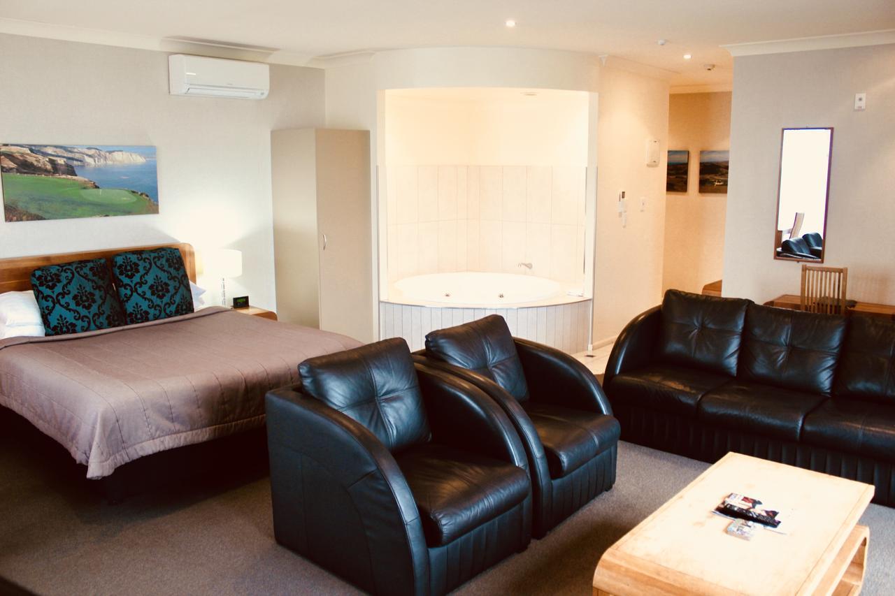 The Nautilus Hotel Napier Buitenkant foto A suite at the hotel