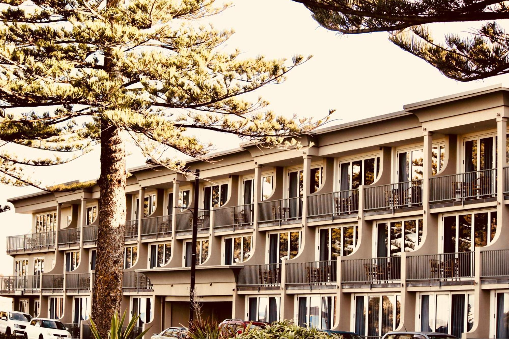 The Nautilus Hotel Napier Buitenkant foto The Surf Hotel